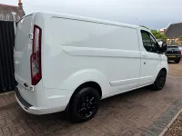 Used Ford Transit Custom Limited 130 HP (95 kW) 2019 White Van