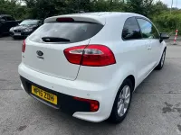 Used Kia Rio 2015 White Hatchback