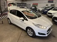 Used Ford Fiesta Zetec 82 HP (60 kW) 2013 White Hatchback