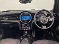 Used Mini Cooper Classic 134 HP (98 kW) 2023 Yellow Hatchback