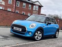 Begagnad Mini Cooper Classic 2019 Blå Halvkombi