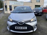 Used Toyota Yaris 2015 Silver metallic Hatchback