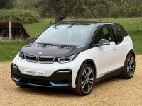 Begagnad BMW i3 Comfort Edition 135 kW (184 HK) 2022 Vit Halvkombi