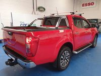 Used Nissan Navara Tekna 2016 Red Pickup