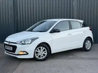 Used Hyundai i20 SE 100 HP (73 kW) 2017 White Hatchback