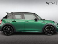 Begagnad Mini Cooper Hatch 134 HK (98 kW) 2021 Grön Halvkombi