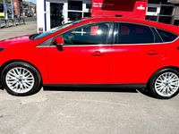 Used Ford Focus Zetec 125 HP (91 kW) 2014 Red Hatchback