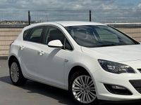 Used Vauxhall Astra Excite 2015 White Hatchback