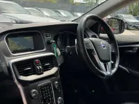 Usado Volvo V40 SE Lux 2015 Rojo Utilitario