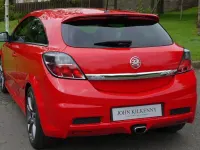 Begagnad Vauxhall Astra 236 HK (173 kW) 2009 Röd Halvkombi