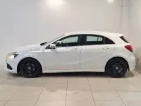 Begagnad Mercedes A180 AMG line 109 HK (80 kW) 2018 Vit Halvkombi