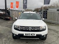 Second-hand Dacia Duster Lauréate 110 CP (80 kW) 2015 Alb SUV