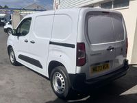 Usado Peugeot Partner Premium 131 HP (96 kW) 2024 Branco Monovolume