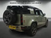 Usado Land Rover Defender SE Dynamic 300 HP (220 kW) 2022 Verde SUV