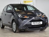 Usado Toyota Aygo X-play 71 HP (52 kW) 2021 Cinzento Citadino