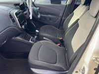 Used Renault Captur Iconic 90 HP (66 kW) 2019 Cream/black SUV