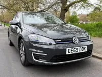 Begagnad VW e-Golf 99 kW (135 HK) 2019 Grå Halvkombi