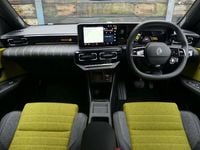 Used Renault R5 Iconic 69 kW (95 HP) 2025 Blue and black Hatchback