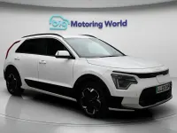 Begagnad Kia e-Niro 150 kW (204 HK) 2023 Vit SUV
