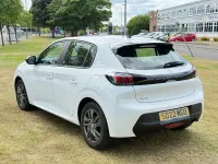 Used Peugeot 208 Active Premium 75 HP (55 kW) 2022 White Hatchback