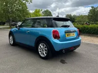 Używany Mini Cooper Hatch 134 KM (98 kW) 2018 Niebieski Hatchback