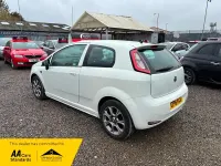 Used Fiat Punto Easy Plus 69 HP (50 kW) 2015 White Hatchback