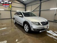 Used Skoda Octavia Scout 4x4 140 HP (102 kW) 2015 Silver Estate