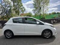 Used Toyota Yaris 99 HP (72 kW) 2014 White Hatchback