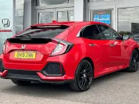Używany Honda Civic Prestige 180 KM (132 kW) 2019 Czerwony Hatchback