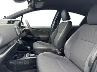 Used Toyota Yaris Hybrid 2017 Blue Hatchback