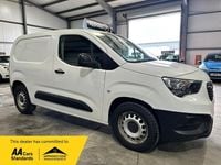 Second-hand Vauxhall Combo Edition 100 CP (73 kW) 2020 Alb Monovolum