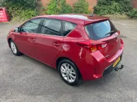 Used Toyota Auris 132 HP (97 kW) 2014 Red Hatchback
