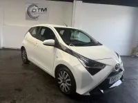 Used Toyota Aygo X-play 72 HP (52 kW) 2019 White Hatchback