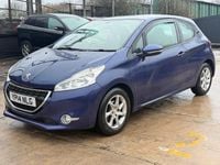 Used Peugeot 208 Active 115 HP (84 kW) 2014 Blue Hatchback