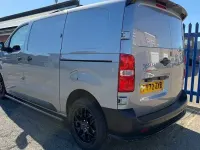 Begagnad Peugeot Expert Premium 144 HK (105 kW) 2022 Van