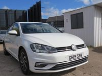 Begagnad VW Golf VII Match 2019 Vit Halvkombi