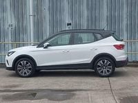 Begagnad Seat Arona SE Technology 95 HK (69 kW) 2023 Vit SUV