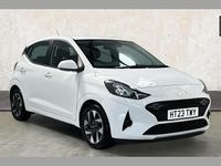 Used Hyundai i10 Advanced 65 HP (47 kW) 2023 White Hatchback
