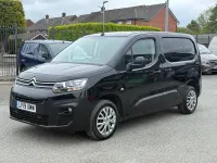 Used Citroën Berlingo Start 100 HP (73 kW) 2019 Black MPV