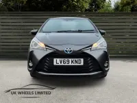 Used Toyota Yaris Hybrid 100 HP (73 kW) 2019 Grey Hatchback