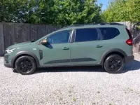 Used Dacia Jogger Extreme 109 HP (80 kW) 2025 Green MPV