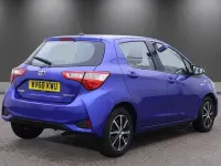 Used Toyota Yaris 100 HP (73 kW) 2018 Blue Hatchback