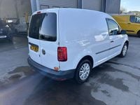 Begagnad VW Caddy Startline 102 HK (75 kW) 2021 Vit Minibuss