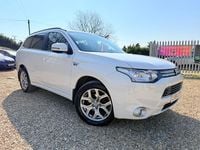 Used Mitsubishi Outlander P-HEV 200 HP (147 kW) 2014 White SUV