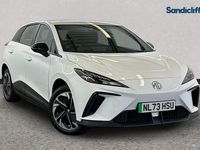 Begagnad MG MG4 EV SE 125 kW (170 HK) 2023 Vit Halvkombi