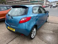 Gebraucht Mazda 2 Inclusive 95 PS (69 kW) 2011 Blau Kleinwagen