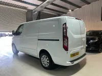 Used Ford Transit Custom Limited 130 HP (95 kW) 2019 White Van