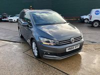 Begagnad VW Touran SEL 150 HK (110 kW) 2018 Grå Minibuss
