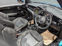 Usado Mini Cooper Cabriolet 136 HP (100 kW) 2016 Turquesa Cabrios