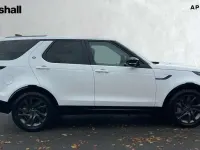 Usado Land Rover Discovery 5 SE Dynamic 300 CV (220 kW) 2022 Blanco SUV